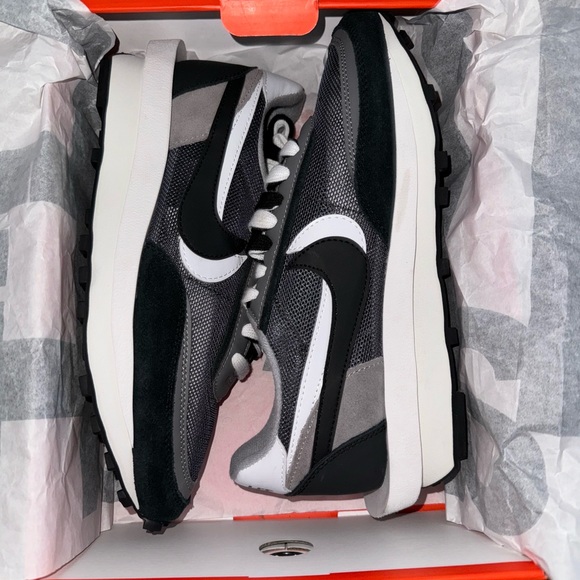 NIKE LDWAFFLE/SACAI - Picture 1 of 4